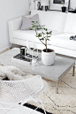 DIY "Concrete" table grey white décor potplant