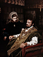 《安妮的千日》(Anne of a Thousand Days)(1969年)　　

理查德-伯顿(Richard Burton)在本片中饰演了厌倦自己年长妻子的英格兰国王亨利八世，名义上他指责凯瑟琳王后不能为他诞下皇儿，实则是看上了只有18岁的妙龄女子安-波琳(Anne Boleyn)。亨利八世的的六段婚姻一直都是人们闲话英国历史的谈资，而《安妮的千日》正是这一题材中的杰出代表。