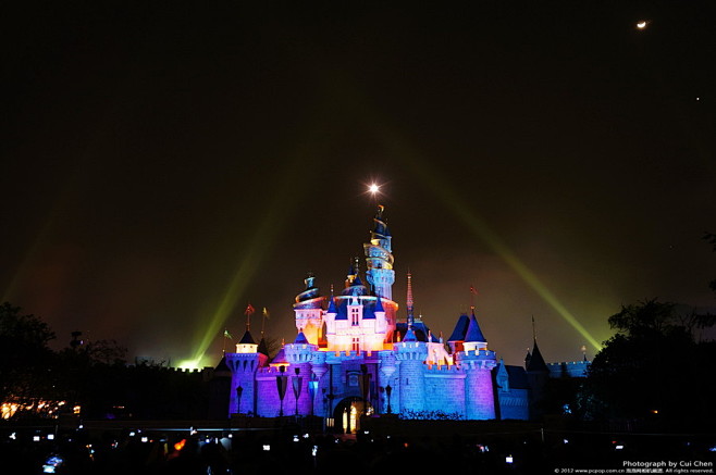 香港迪士尼城堡夜景照片