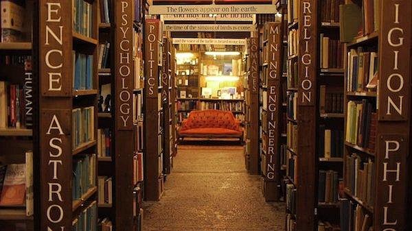 英国阿尼克的“巴特”书店，书店的原址是个...
