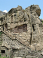 [十字架石头墙] 亚美尼亚Kotayq省 Geghard附近修道院 建于公元四世纪