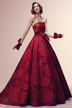 Rose-红色蔷薇采集到中国嫁衣--梦霓裳
