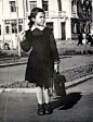 【旧照片】苏联时期的女仆系校服，其实就是在外面套了个围裙