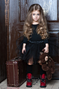 4岁超模米兰·库尔尼科娃私房萌照 秒杀所有女明星(高清) - 娱乐 - 国际在线