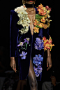 00077-schiaparelli-fall-2022-couture-details-credit-gorunway.jpg (1280×1920)