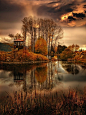 秋之湖，保加利亚。