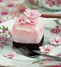 
精致可爱的樱花蛋糕