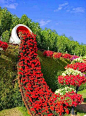 red flowers Plant Sculpture Topiary Art Garden: 
