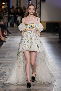 Genzo咱结婚吧-尚采集到Giambattista Valli