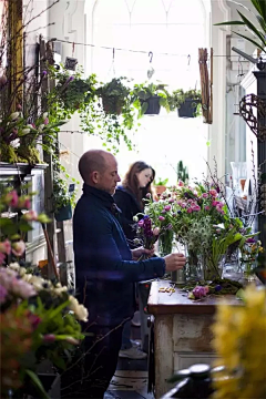 阳光下的小小花✿采集到花店和花园