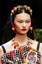 Dolce & Gabbana Spring 2018 Ready-to-Wear  Fashion Show Details : See detail photos for Dolce & Gabbana Spring 2018 Ready-to-Wear  collection.