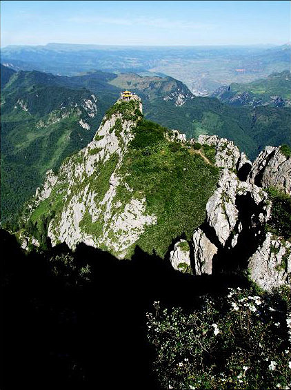 一枝独秀——康乐莲花山