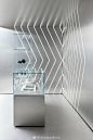 服装店/ACQUASALATA CLOTHING STORE IN CATTOLICA, ITALY BY STORAGE ASSOCIATI ​​​​