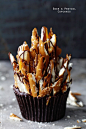 Food Style / Beer and Pretzel Cupcakes / Bakers Royale