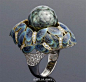 即使看起来很简单的首饰，也可以做成一件艺术品，每个元素和形状都是有意义的，都有其存在的缘由。俄罗斯珠宝艺术设计师Ilgiz Fazulzyanov的工作室生产的“Ilgaiz F”品牌珠宝首饰产品最近获得了多个珠宝艺术领域的著名奖项，法国人和瑞士人称其为“珐琅大王”，其作品在佳士得拍卖。