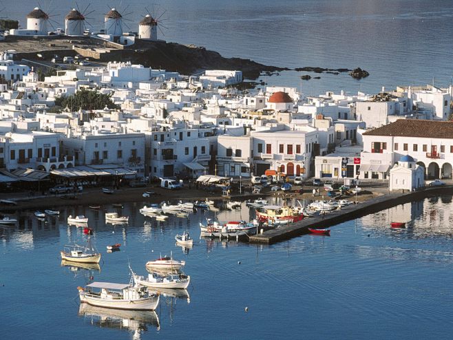 Mykonos Harbor, Cycl...