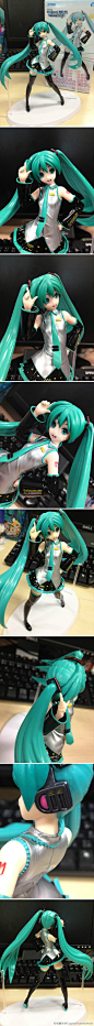 【New Item】今天为大家介绍世嘉娃娃机新商品—「初音未来 Project DIVA Arcade高级手办“初音未来”」 ヽ(*´∀｀)ノ这款手办是以「初音未来 Project DIVA Arcade」的MIKU为原型制作的等比例缩小模型！无论是造型还是上色都十分漂亮！服装以及装饰细节也非常精细。有机会来日本的大家可以去试一试哦！