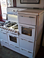 vintage kitchen stove, I want one of these!