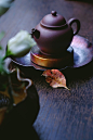 茶碟上的棕色水壶 _素材-茶采下来_T2019523 #率叶插件，让花瓣网更好用_http://ly.jiuxihuan.net/?yqr=12506434#