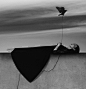 【观念摄影】Noell S. Oszvald 少女的黑白姿态