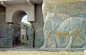 尼姆罗德是一座亚述古城，公元前717年前的150多年间，它一直是亚述帝国的首都。这里的高大城墙和建筑物建在泥土筑建的平台上，亚述女王亚巴(Yaba)、巴尼图(Banitu)和亚塔利亚(Atalia)的王室陵墓是这里最吸引人的东西。在考古学家最重要的发现中，王室会客室因其拥有做工精美的象牙雕刻品而著称。