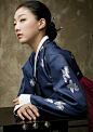 Korean traditional dress (hanbok) by Sung Si-Ne