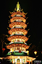 白鹭塔，原名“白塔”，明宣德六年（1431年）南京工部利用建大报恩寺剩余的材料，在旧院与东园之间建回光寺，并只有一塔，名曰“白塔”。