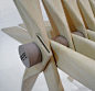 以卷雪茄的方式打造椅子，Helene Steiner 设计榉木材质折叠椅 Pepe