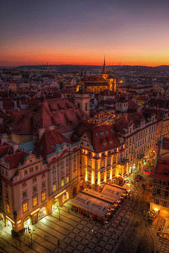 有人说，这是一座童话城堡——布拉格的黄昏