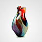 心室花瓶（Ventricle Vessel），

很显然灵感来自于人体心脏，由手工吹制和雕塑而成。很是炫丽。设计师：Eva Milinkovic