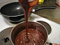 [Brownies]简单易操作之【布朗尼】

            原料：100g 黄油，120g 巧克力，2个鸡蛋，1.5dl面粉，2dl糖,1tsk 酵母          Ingredients: 100g butter，120g Chocolate，2 eggs，1.5dl flour,2dl sugar,1tsk bakingpowder                  100g 黄油          100g butter                 ......