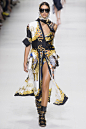 Versace Spring 2018 Ready-to-Wear Fashion Show : The complete Versace Spring 2018 Ready-to-Wear fashion show now on Vogue Runway.