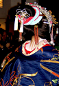 Kiseragi Tayuu  April 1st was the Tayuu Douchu, in which two Tayuu (Kiseragi Tayuu and Furisode Tayuu) held a small parade down Takasegawa and then held a small ceremony.    Tayuu were the highest rank of courtesan in Kyoto.