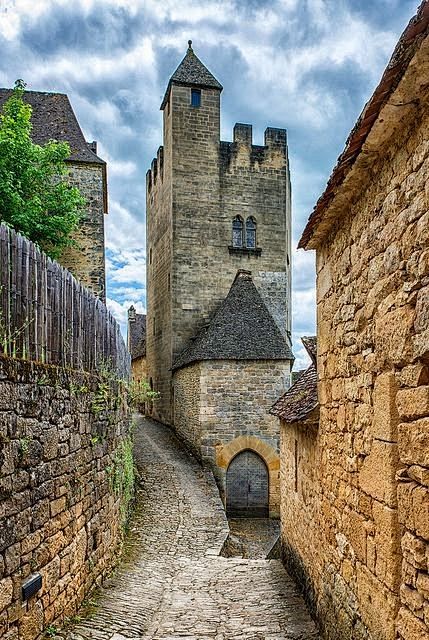 Medieval, Château de...