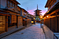 Christian  Krieglsteiner 在 500px 上的照片Higashiyama Streets - Yasaka Pagoda at Sunset