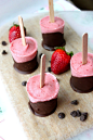 im-horngry:

Vegan Ice Pops - As Requested! XChocolate covered Strawberry Ice Pops!