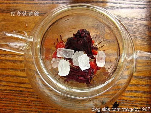 如何做洛神花枸杞茶的做法（润燥养颜菜谱）