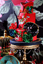 武汉SissiCakeDesign【新中式婚礼甜品桌】 By @Sissi Cake Design :   腔调和质感十足的新中式，这次的特点在于把鸟笼搬上了甜品桌。这次的特点在于把鸟笼搬上了甜品桌。