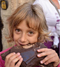 [巧克力城热办“巧克力节”] 意大利佩鲁贾有“巧克力之城”的美誉，自1993年起每年10月中下旬都举办“欧洲巧克力节”。在为期十天的节日期间，挤满这个山城的国内外游客不仅能够品尝全欧洲最著名的巧克力，还能参与各种文化休闲活动及特色...