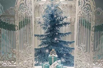 超爱今年圣诞的橱窗设计，不管是施华洛世奇...