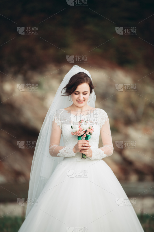 4b0ea12abeaaa251de46a96efe315773912d757f2bb54-2OaAYC