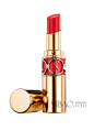 伊夫圣罗兰YSL (Yves SaintLaurent) 莹亮纯魅口红的完美护唇质地与莹亮色泽结合，令双唇愈加美丽，舒适和丰满莹亮。
