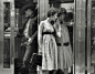 老相册:

电话亭的牛仔
1950年代，Nina Leen摄