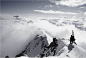 极品：传说中全球最炫的50张照片【37. 滑雪者的天堂】滑雪者爬到16200英尺，然后准备滑到7200英尺的大本营。--南方报业网