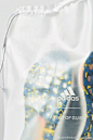 【A Kind of Guise x adidas Consortium 联名 UltraBOOST 全新深蓝版本】这双新配色与早前浅棕版本一样采用波浪纹的鞋身，鞋舌与后跟分别以印有双方 Logo 的棕色皮革和编织拉环制造对比，并搭载灵感来自水磨石地面的蓝、黄、黑三色图案外底，仅限量 200 双。详情请点击：O网页链接 ​​​​