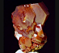 Vanadinite  钒铅矿（英语：Vanadinite）是一种属于磷灰石族的矿物，化学式为Pb5(VO4)3Cl。在工业上它是提炼金属钒所用的主要矿物原料，少数也用于铅的提炼。