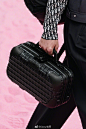 Dior Men S/S 2020｜Dior x Rimowa独家限定合作系列闪亮登场，强强联合打造出一系列大包小包挎包拎包后背包等各种铝制硬箱～ ​​​​