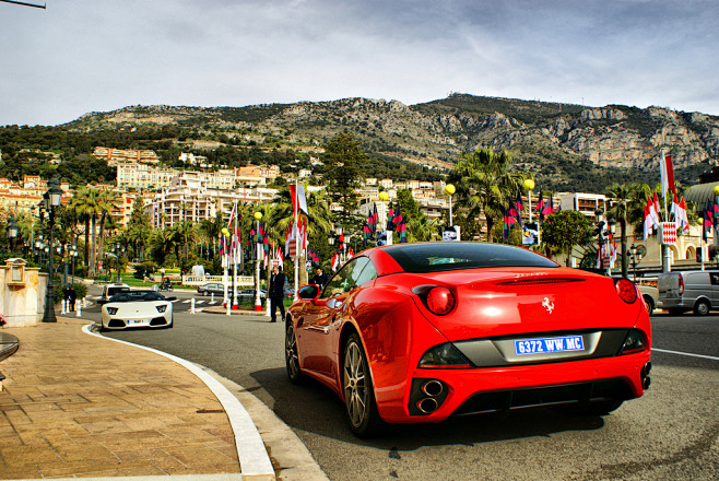  Ferrari California ...