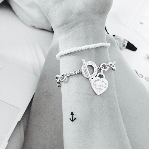 cute small anchor ta...