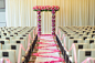 粉红色的室内婚礼仪式场地布置 - 粉红色的室内婚礼仪式场地布置婚纱照欣赏